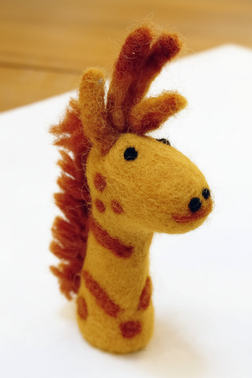 Fingerpüppchen Giraffe aus Wollfilz
