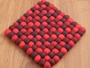 Filz-Untersetzer ca. 20 x 20 cm, aus Filzkugeln