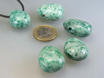 Trommelstein chinesische Jade