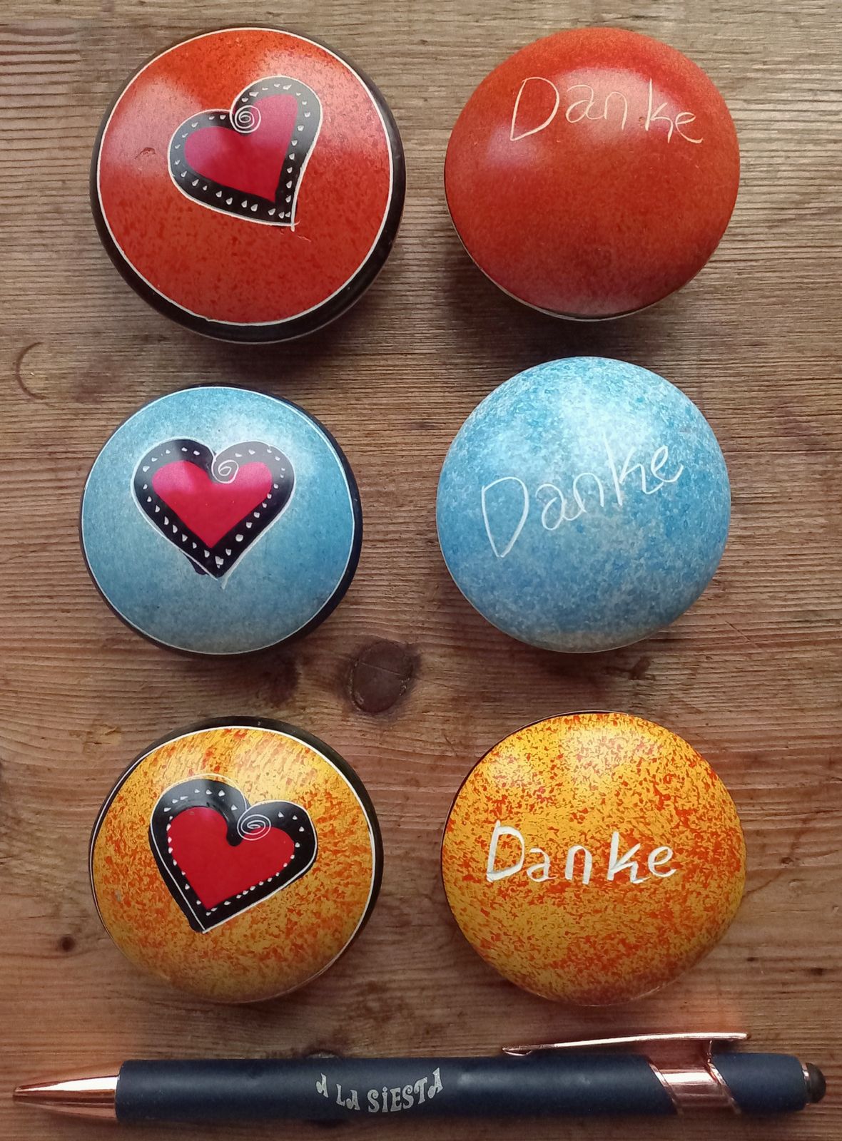 Handschmeichler aus Speckstein "Danke", Herz in den Farben Rot, Blau, Gelb