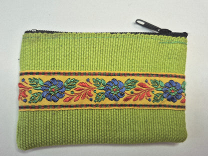 Täschchen Lisa bordado – gefüttertes Baumwolletui mit Blütenborte 10 × 7,5 cm
