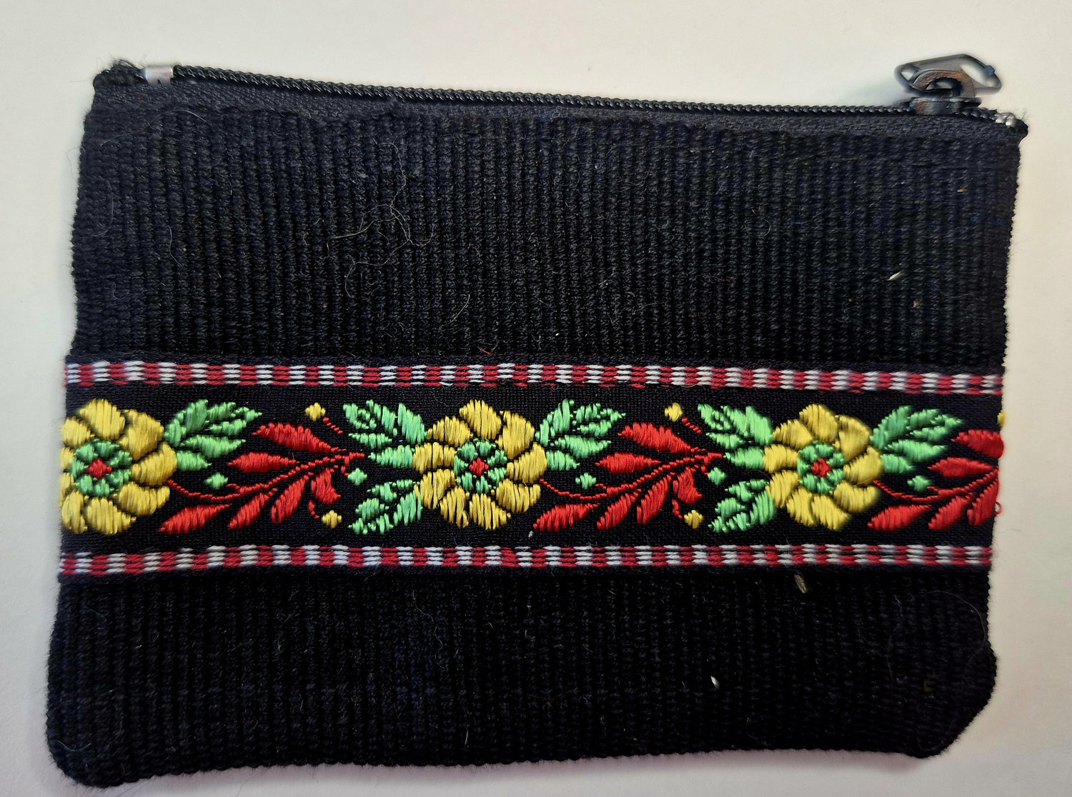 Täschchen Lisa bordado – gefüttertes Baumwolletui mit Blütenborte 10 × 7,5 cm