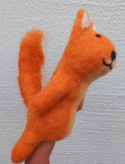 Filz-Fingerpüppchen Eichhörnchen, Seitenansicht