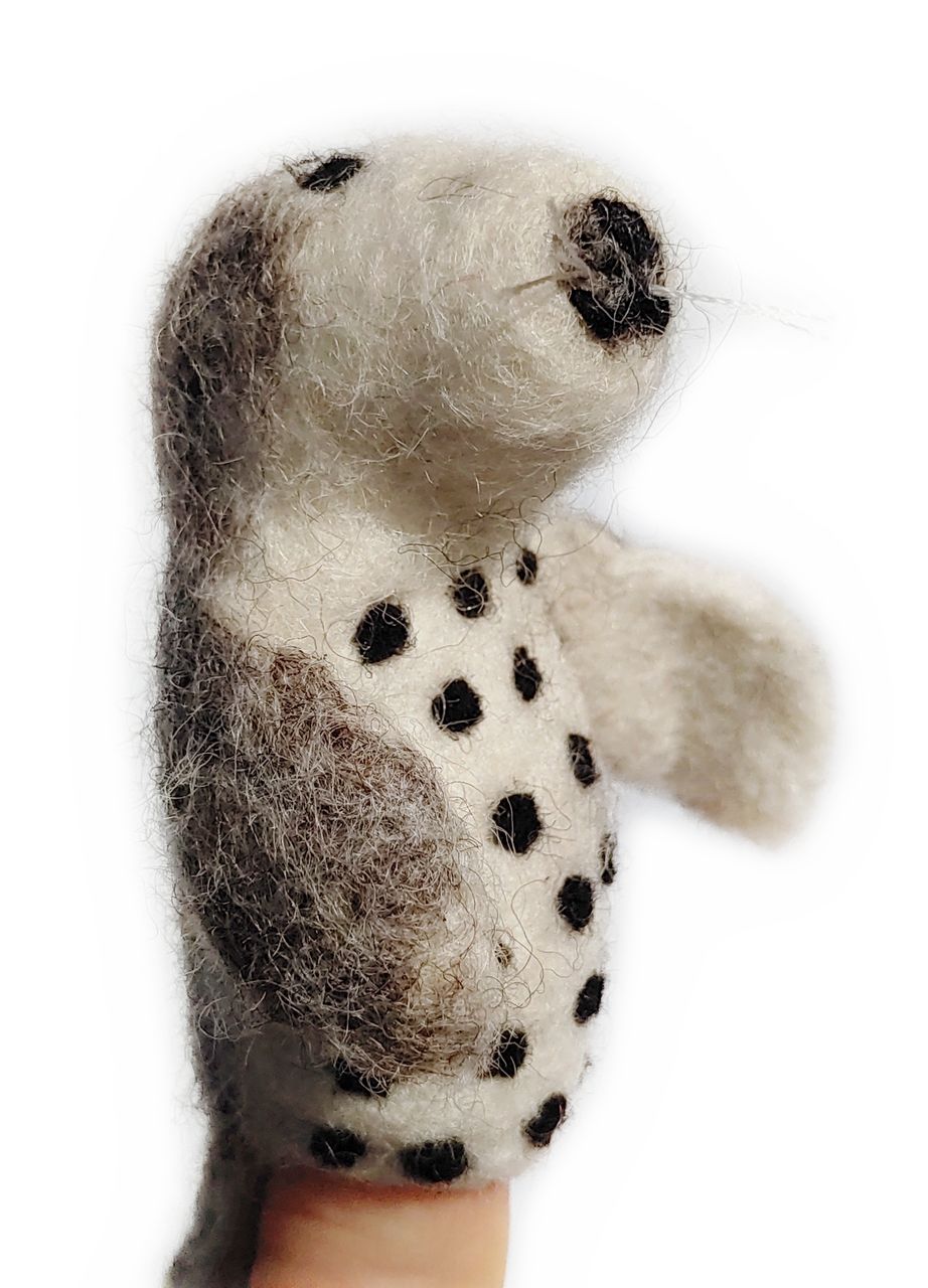 Filz-Fingerpüppchen Robbe, Seite