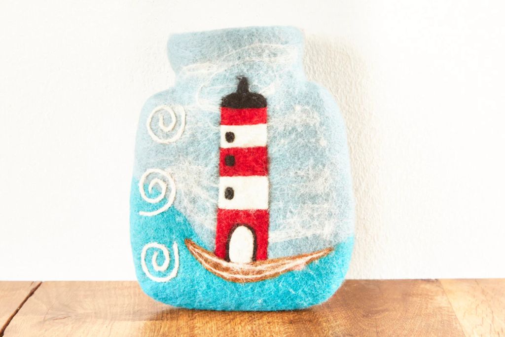 Mini-Wärmflasche Leuchtturm aus Wollfilz