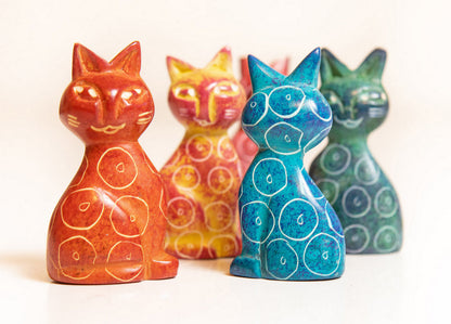 Süße Speckstein-Katzen in vielen Farben
