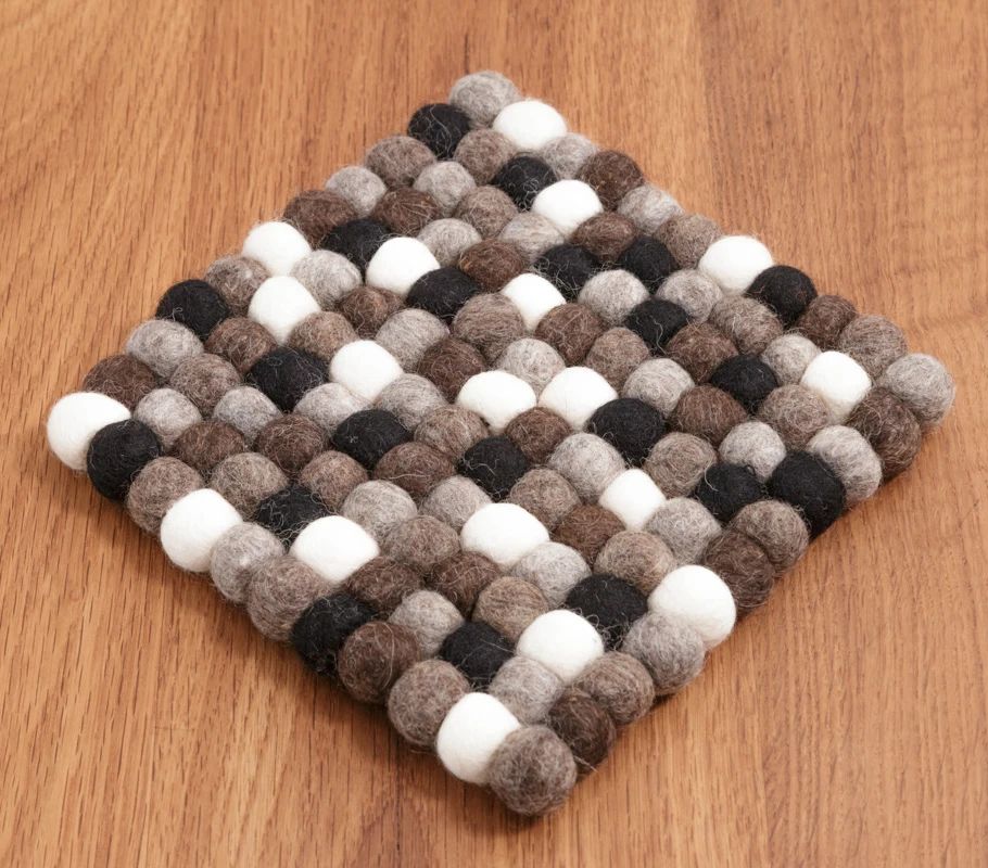 Filz-Untersetzer natur-schwarz-weiß 20x20 cm