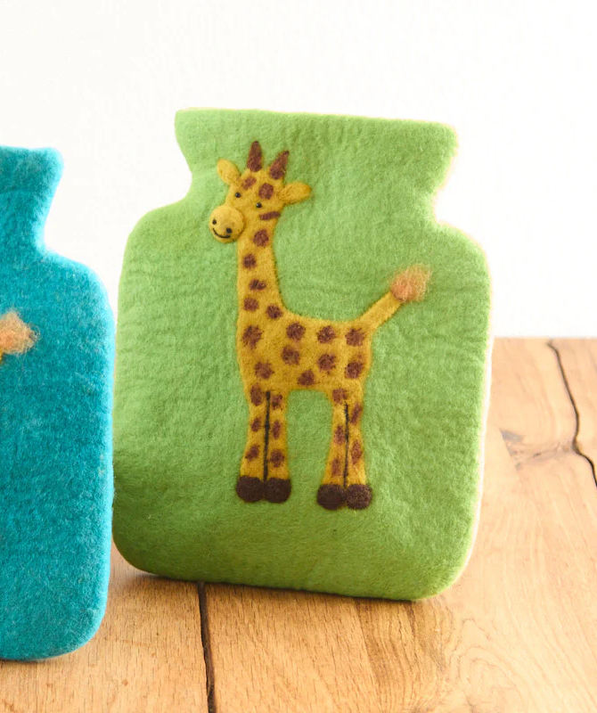 Wärmflasche medium mit Filzhülle "Giraffe"