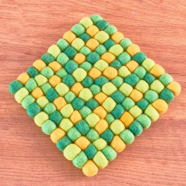 Untersetzer Filzkugeln grün-gelb 20 cm