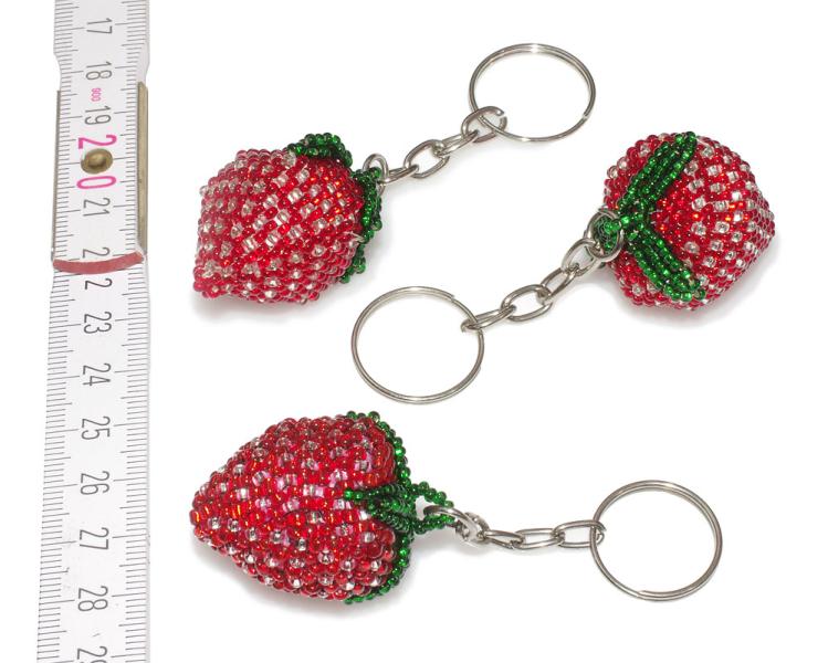 Schlüsselanhänger Erdbeeren mit Maßstab